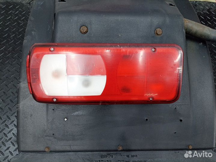 Крыло заднее левое задняя часть