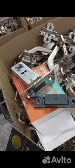 Магнитная защелка дверная