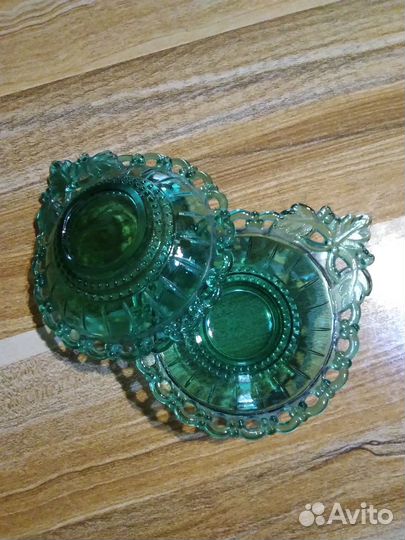 Антиквариат. Розетки из зелёного стекла