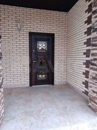 Дом 240 м² на участке 7,5 сот.