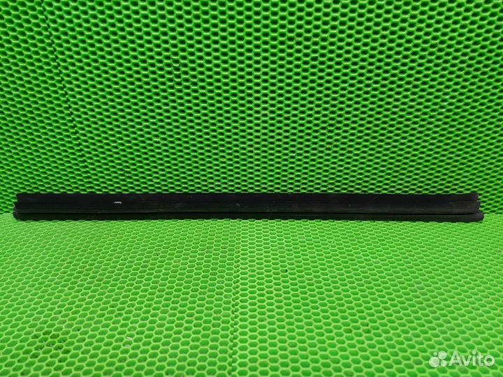 Уплотнитель двери / Уплотнительная резинка задний