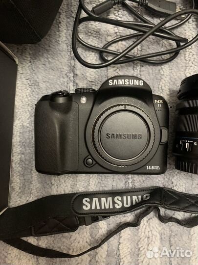 Зеркальный фотоаппарат Samsung NX11