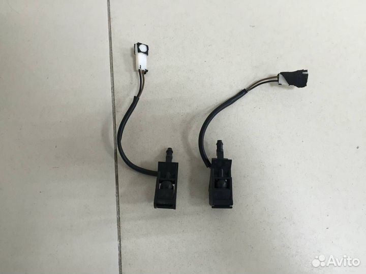 Форсунка омывателя лобового стекла Volkswagen Polo