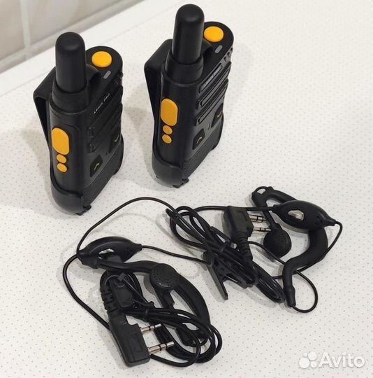 Рация-радиостанция с гарнитурой-наушником
