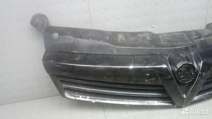 Решетка радиатора Opel Astra H рест. 2009