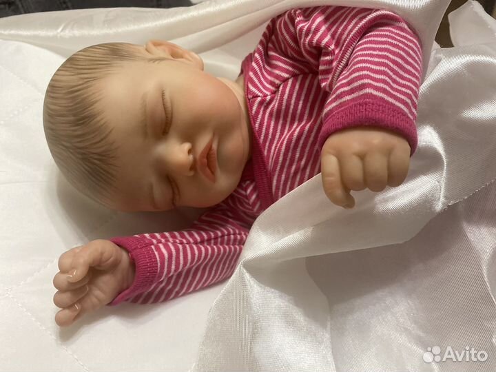 Кукла реборн спящий
