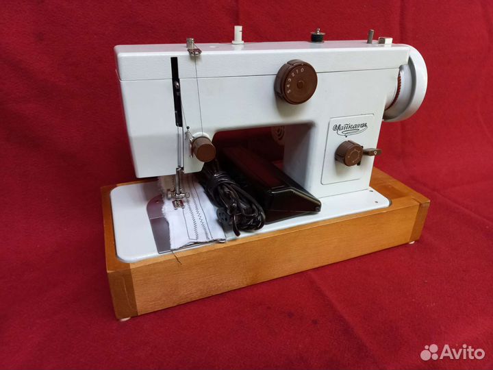 Швейная машина Чайка 134а отлично