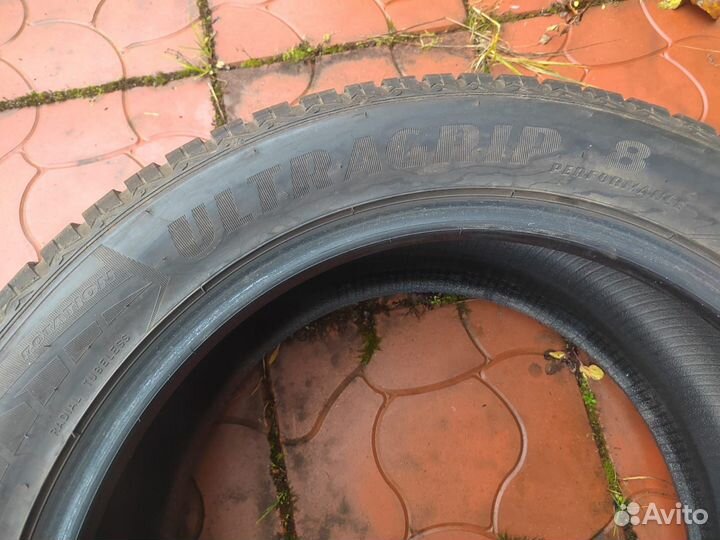 Goodyear UltraGrip 8 285/45 R20 112