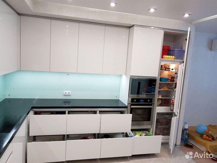 Кухня в потолок на заказ в