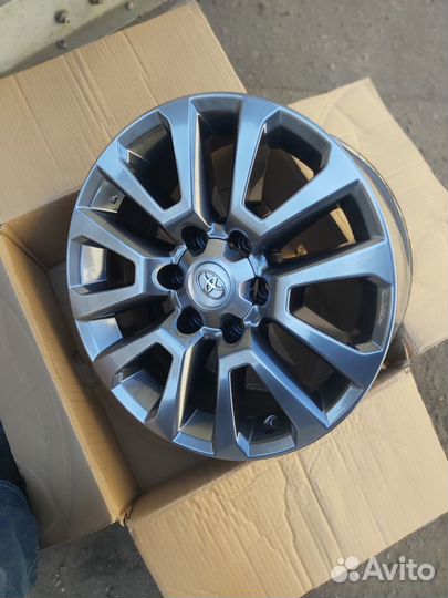 Диски Toyota Land Cruiser 150 Prado R18 оригинал