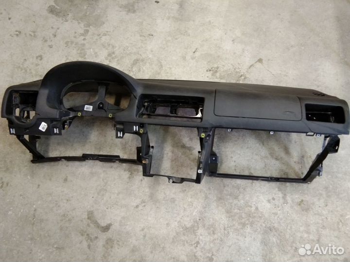 Панель (торпеда) Фольксваген Джетта 4