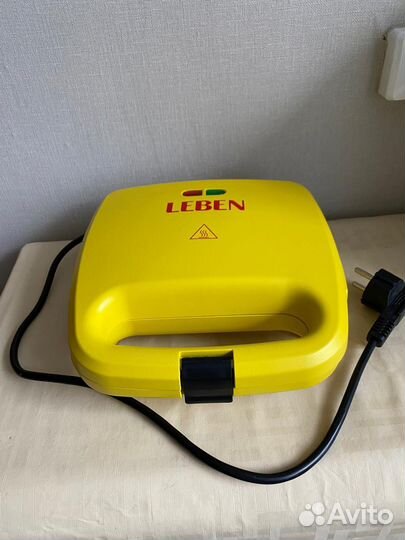 Электрическая вафельница