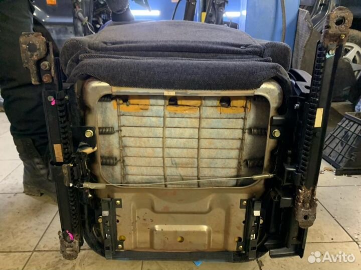 Сиденье переднее правое Mitsubishi Galant 6 E32A