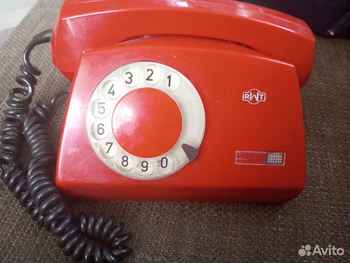 Дисковый ретро телефон