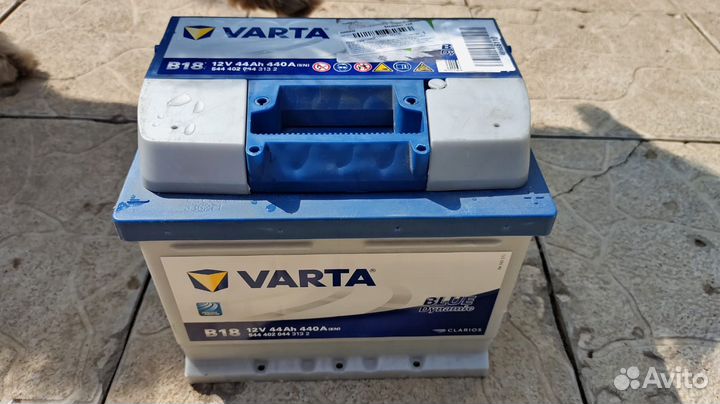 44Ah 440A 207 х 175 обратная Varta B18 12V