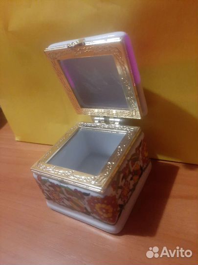 Шкатулка, керамика 10см х 10см