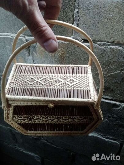Корзина с крышкой плетёная декоративная