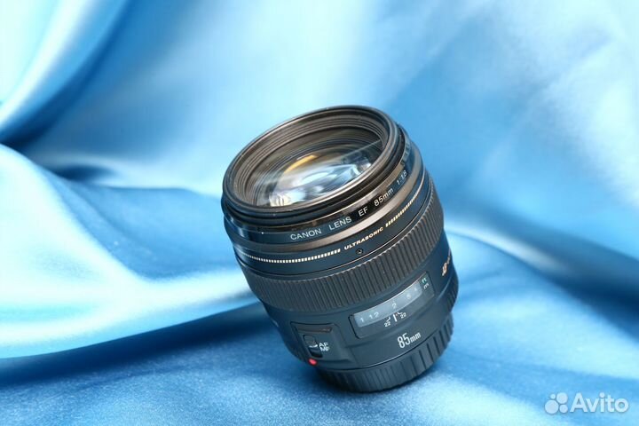 Canon EF 85mm f/1.8
