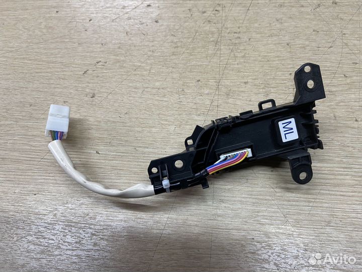 Индикатор Toyota Rav4 XA50