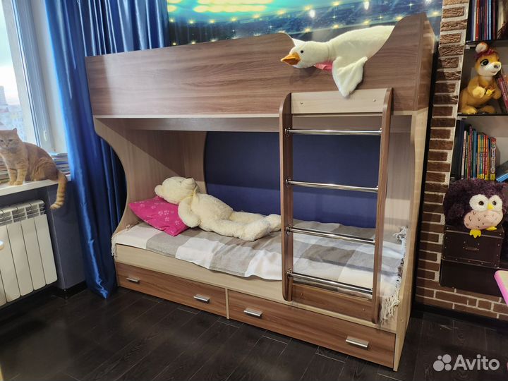 Двухспальная кровать