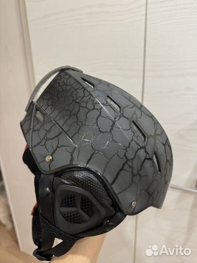 Горнолыжный шлем