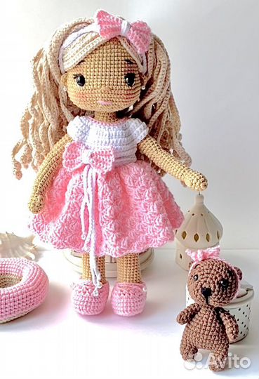 Вязаная кукла ручной работы