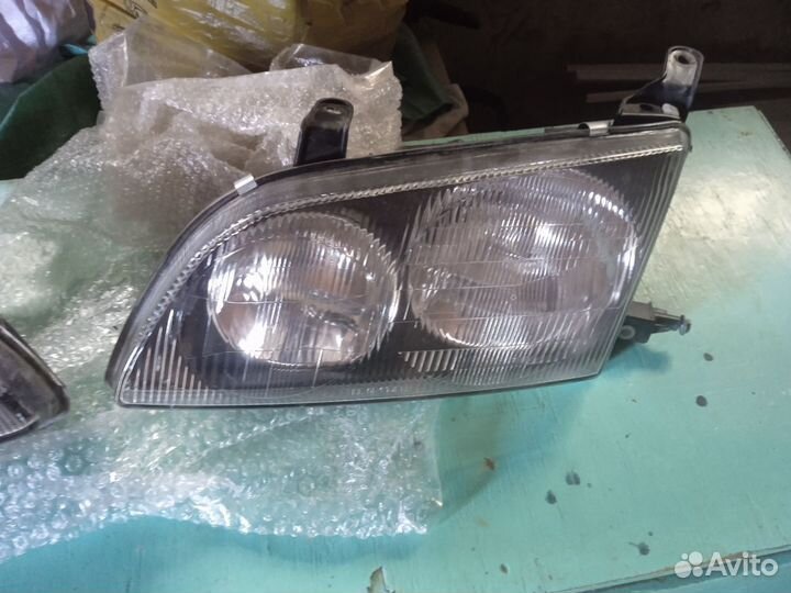 Фары на toyota ipsum10