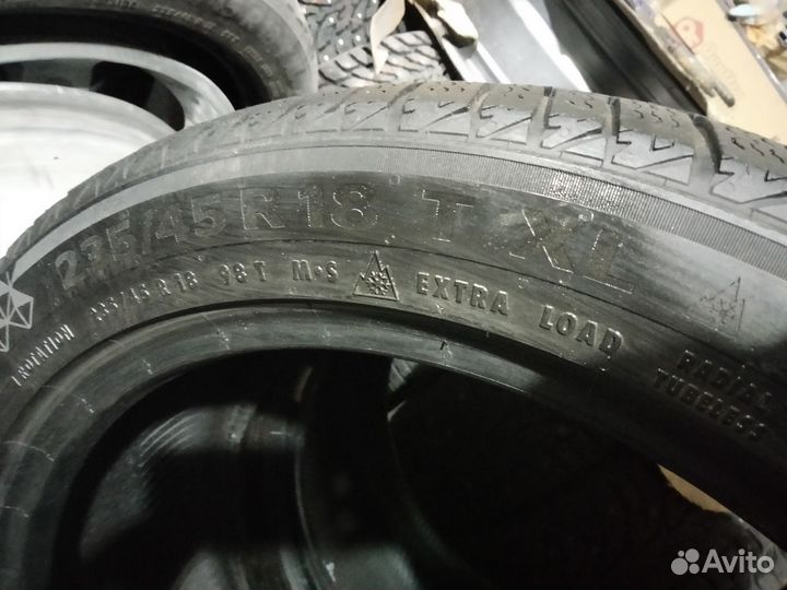 Continental ContiVikingContact 7 235/45 R18 98T