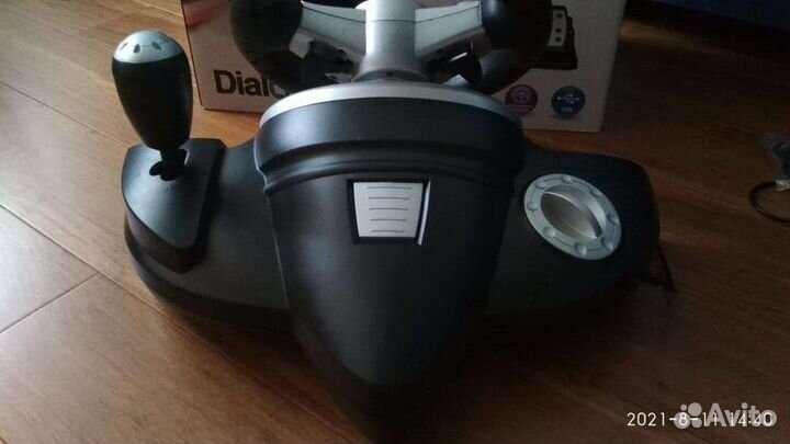 Игровой руль dialog