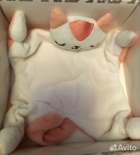 Подарок на рождение, игрушка и пинетки