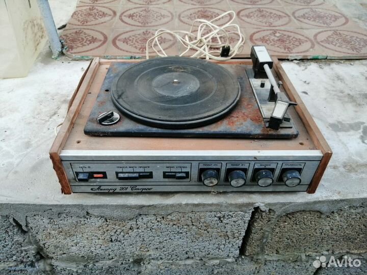 Проигрыватель винила СССР