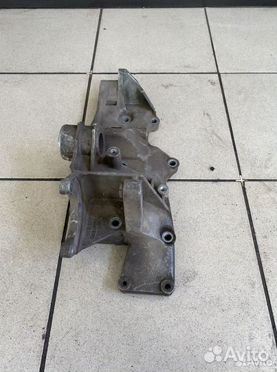 Кронштейн гур Audi А4 Б5