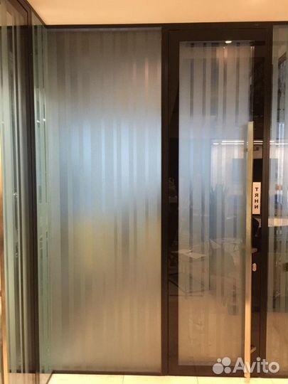 Тонировка окон балконов перегородок в офисе