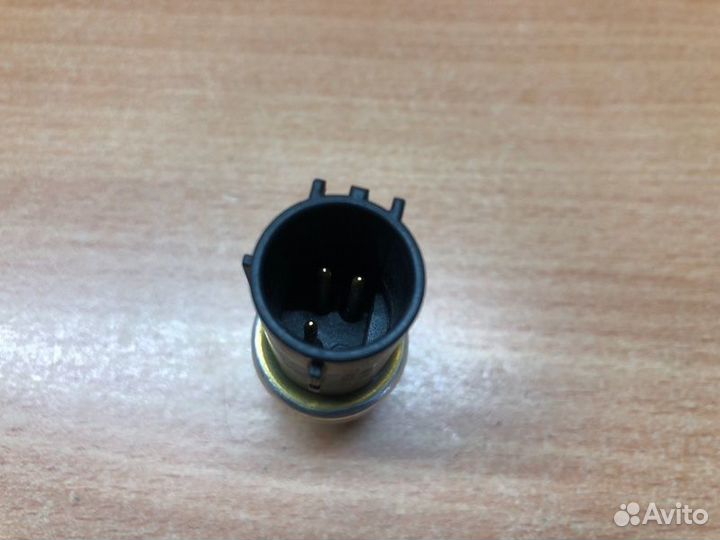 Датчик давления кондиционера Ford Focus CB8 2011