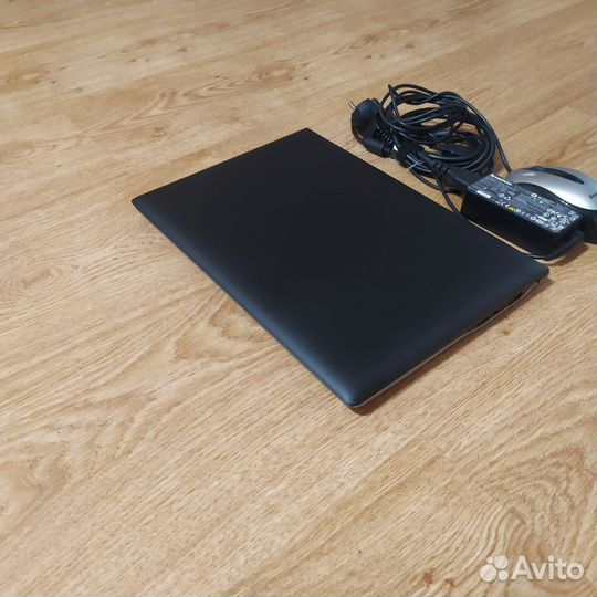 Нетбук Lenovo