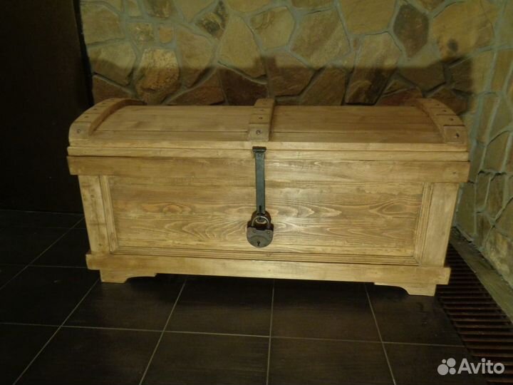 Сундук деревянный