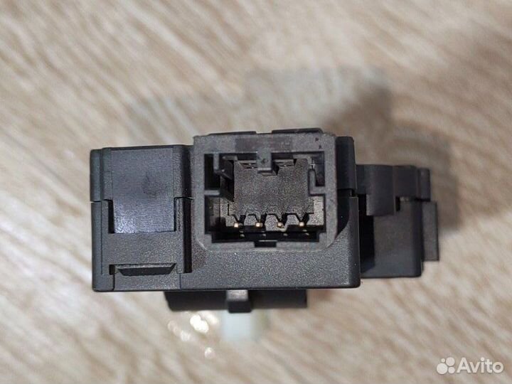 Моторчик заслонки печки Bmw 5 F10 N63B44 2011