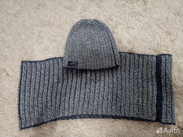 Женский комплект шапка и снуд