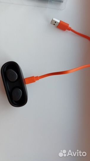 Беспроводные наушники JBL