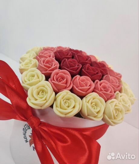 Розы из Белого Шоколада - 37 шт в Коробке