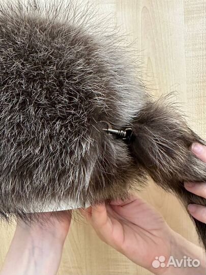 Шапка из натурального меха енота