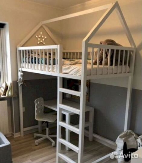 Детская двухъярусная кровать