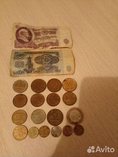 Монеты и купюры