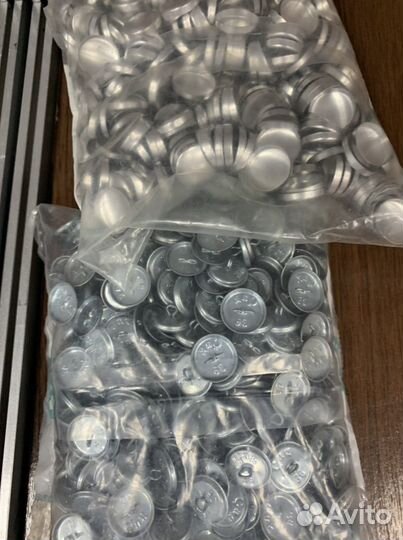 Пуговицы для каретной стяжки, гвозди