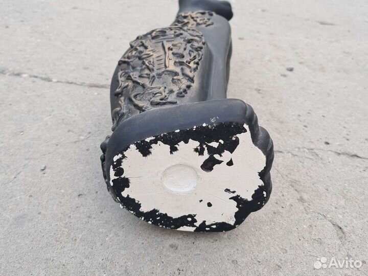 Гипсовая фигура кошки