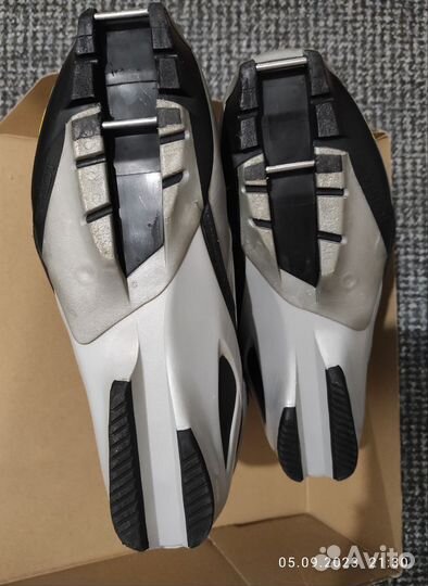 Лыжные ботинки salomon sns pilot