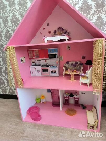 Домик кукольный с куклой Barbie и мебелью