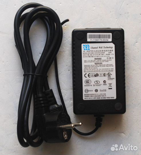 Блок питания для видеокамер 12В. 3.3А