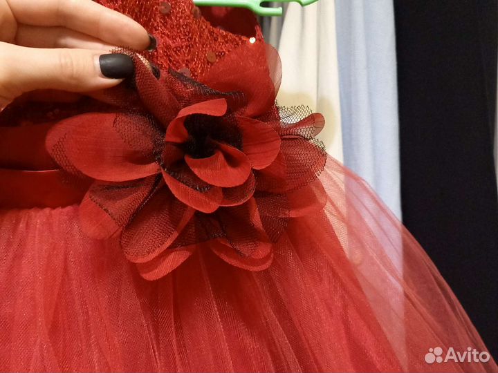 Нарядное платье