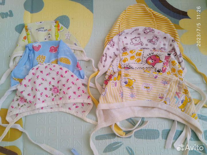 Чепчики и шапочки для девочки